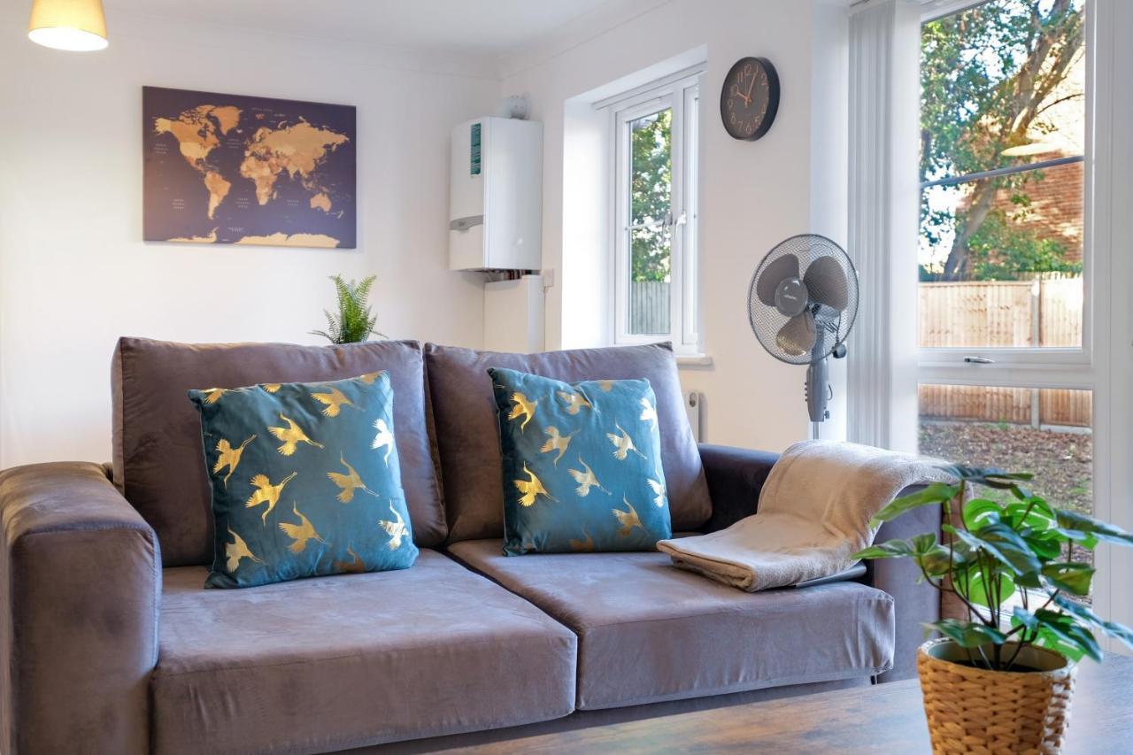 Pinewood Studios, Iver Slough Heathrow 1 & 2 Bedroom Apartments With Parking By Arista Living エクステリア 写真