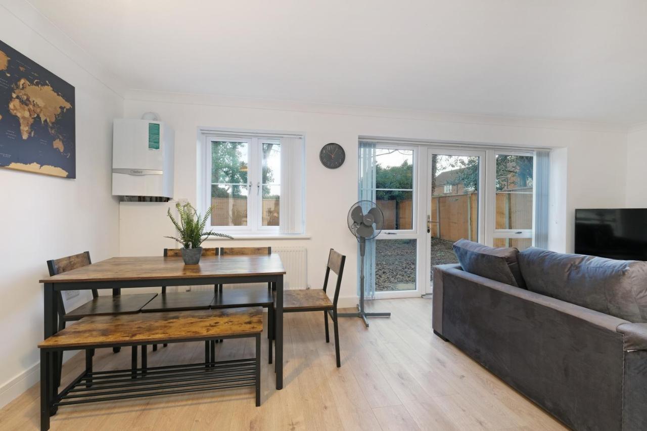 Pinewood Studios, Iver Slough Heathrow 1 & 2 Bedroom Apartments With Parking By Arista Living エクステリア 写真