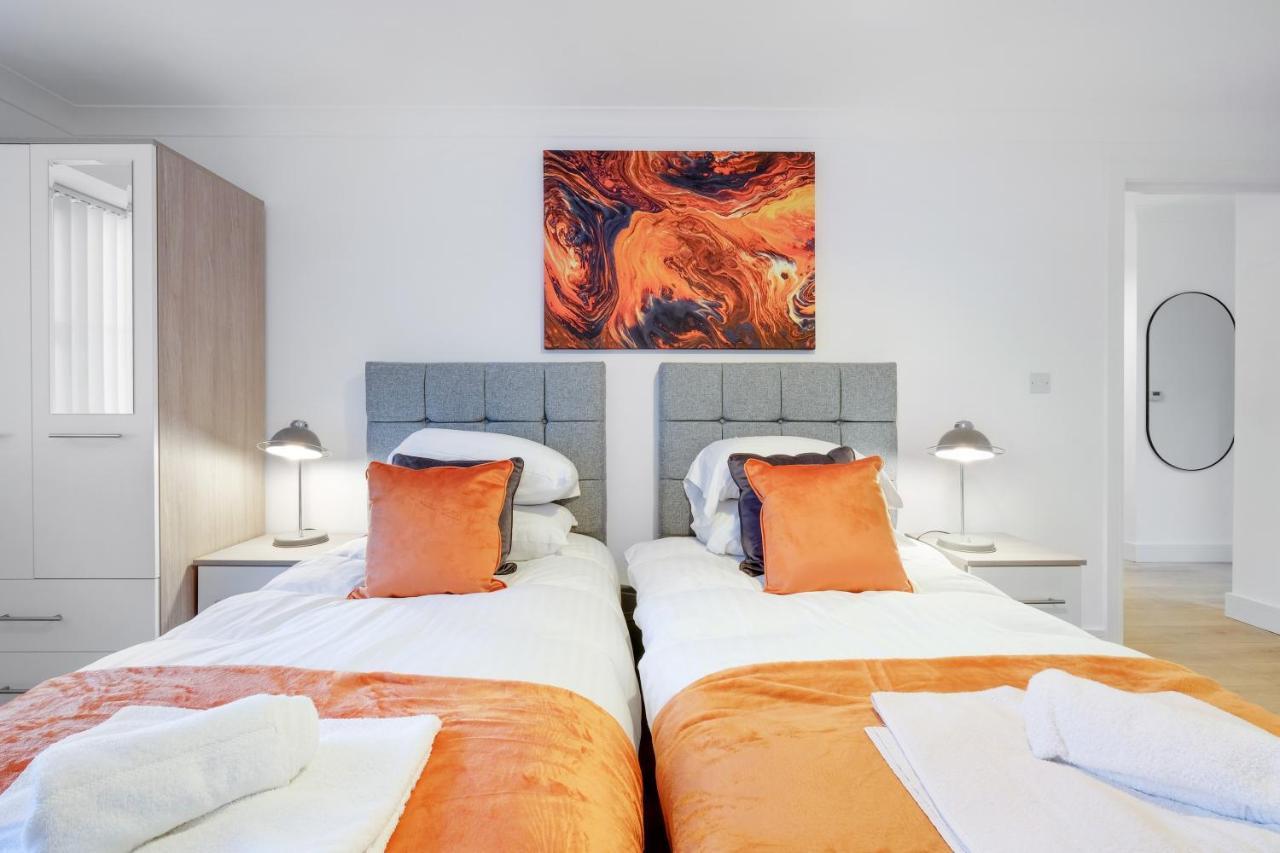 Pinewood Studios, Iver Slough Heathrow 1 & 2 Bedroom Apartments With Parking By Arista Living エクステリア 写真