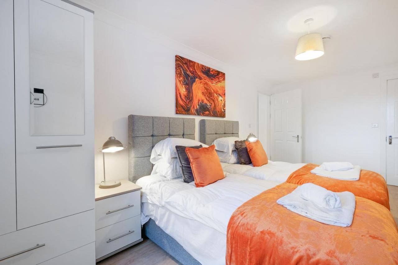 Pinewood Studios, Iver Slough Heathrow 1 & 2 Bedroom Apartments With Parking By Arista Living エクステリア 写真
