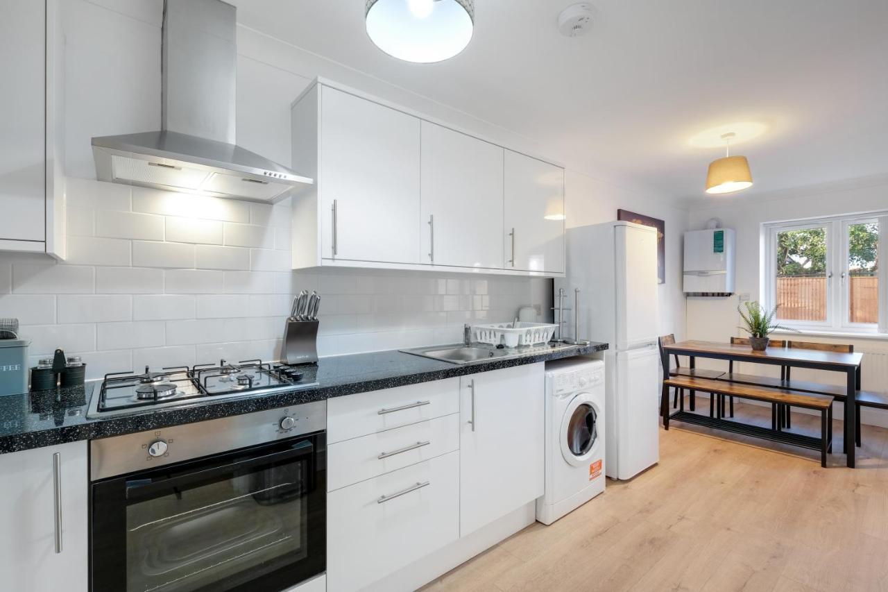 Pinewood Studios, Iver Slough Heathrow 1 & 2 Bedroom Apartments With Parking By Arista Living エクステリア 写真