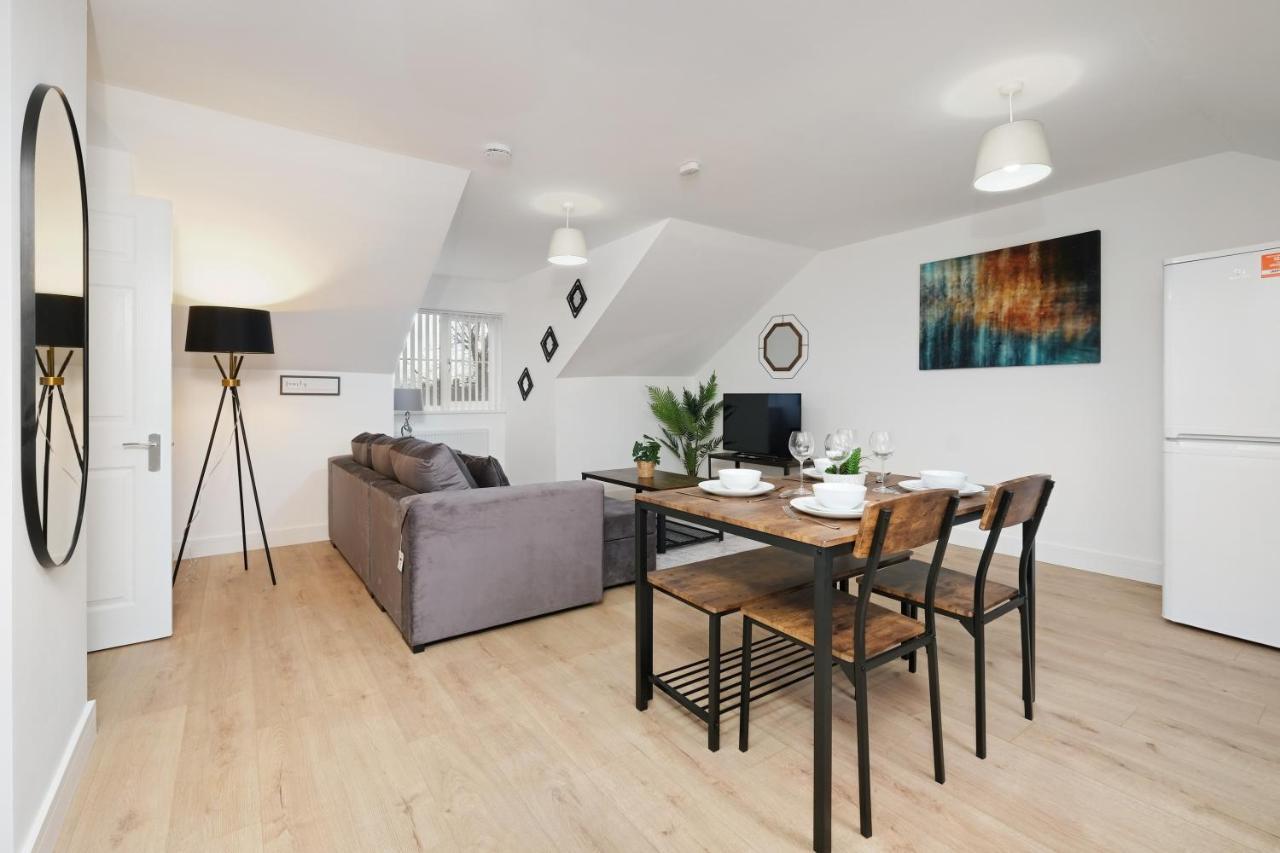 Pinewood Studios, Iver Slough Heathrow 1 & 2 Bedroom Apartments With Parking By Arista Living エクステリア 写真