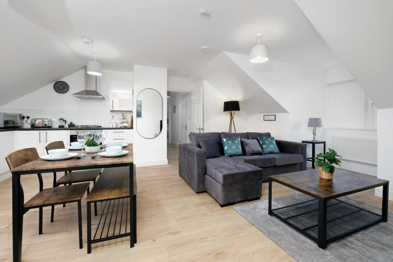 Pinewood Studios, Iver Slough Heathrow 1 & 2 Bedroom Apartments With Parking By Arista Living エクステリア 写真
