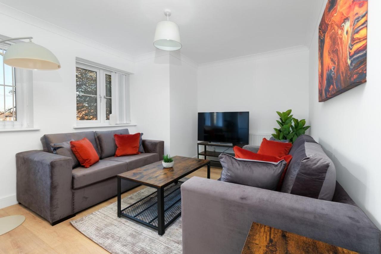 Pinewood Studios, Iver Slough Heathrow 1 & 2 Bedroom Apartments With Parking By Arista Living エクステリア 写真