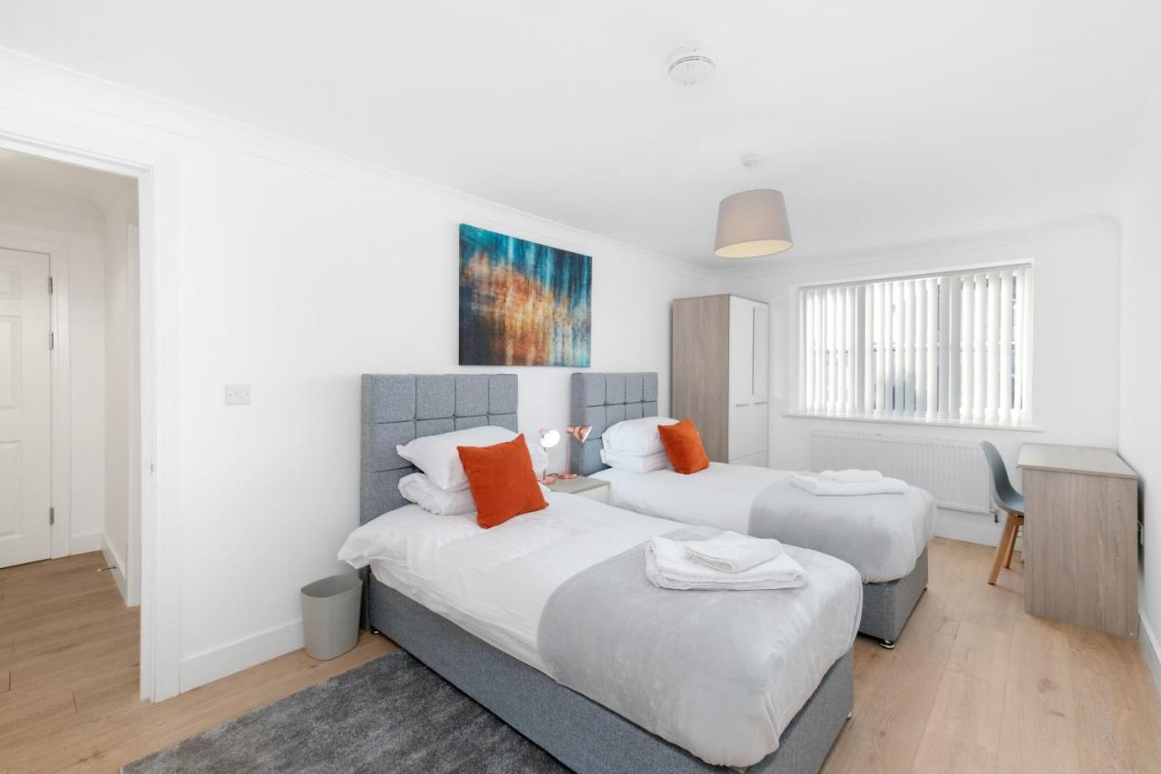 Pinewood Studios, Iver Slough Heathrow 1 & 2 Bedroom Apartments With Parking By Arista Living エクステリア 写真