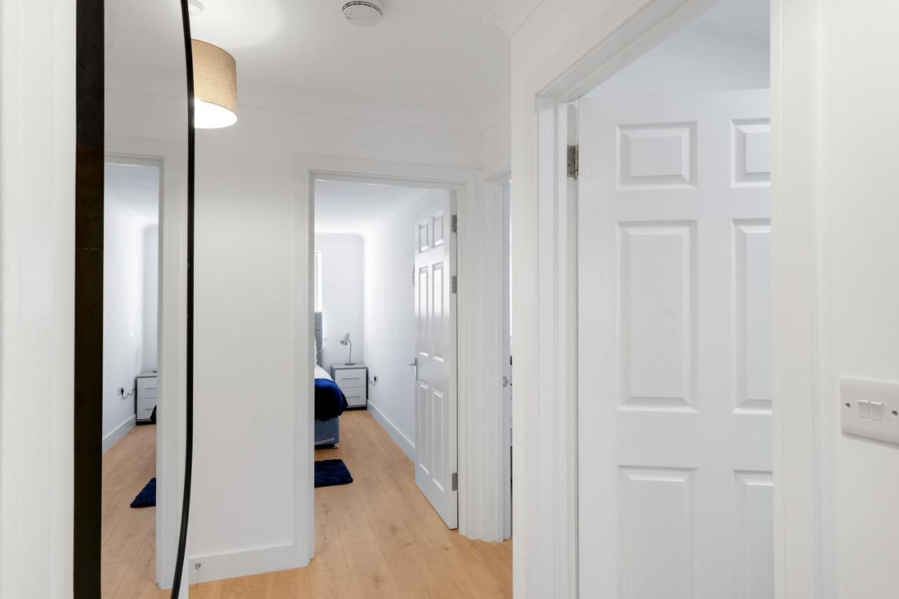 Pinewood Studios, Iver Slough Heathrow 1 & 2 Bedroom Apartments With Parking By Arista Living エクステリア 写真