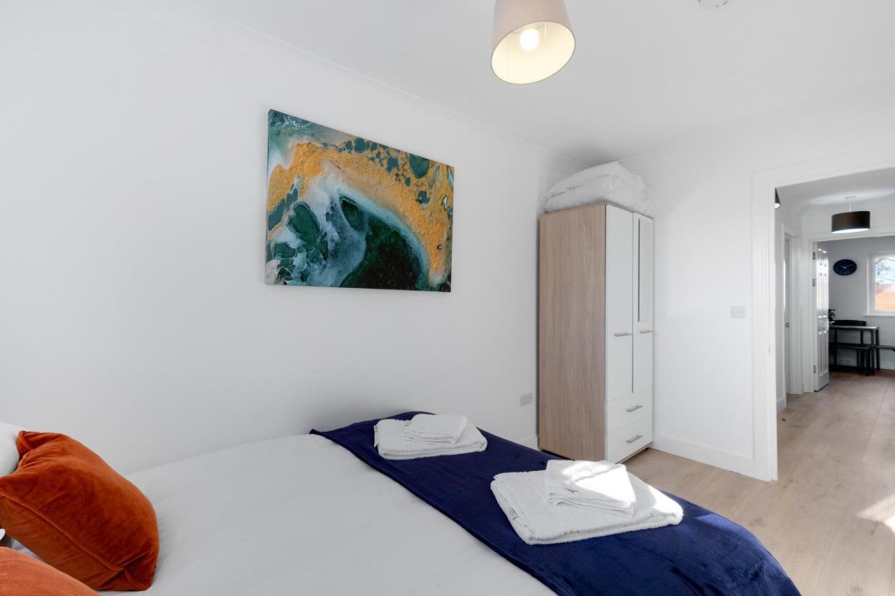 Pinewood Studios, Iver Slough Heathrow 1 & 2 Bedroom Apartments With Parking By Arista Living エクステリア 写真