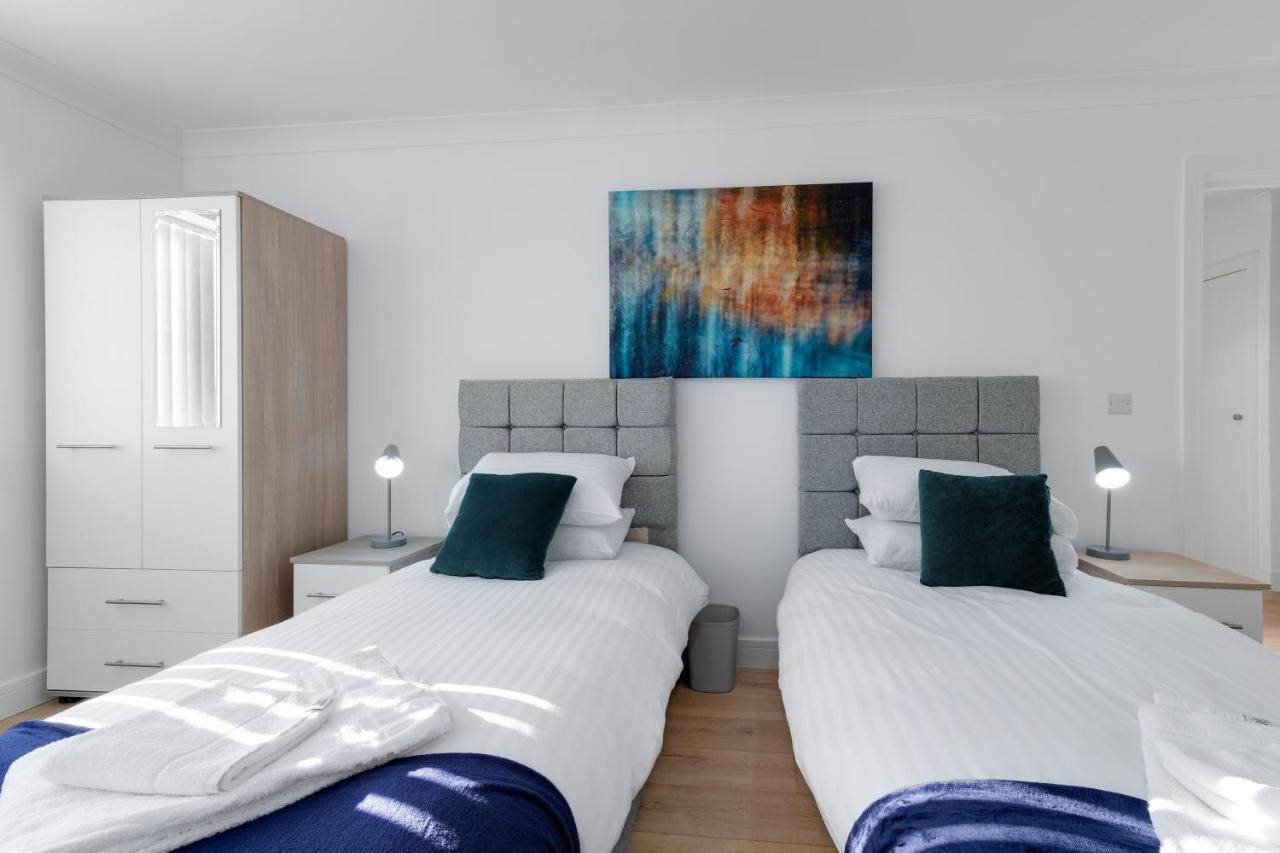 Pinewood Studios, Iver Slough Heathrow 1 & 2 Bedroom Apartments With Parking By Arista Living エクステリア 写真