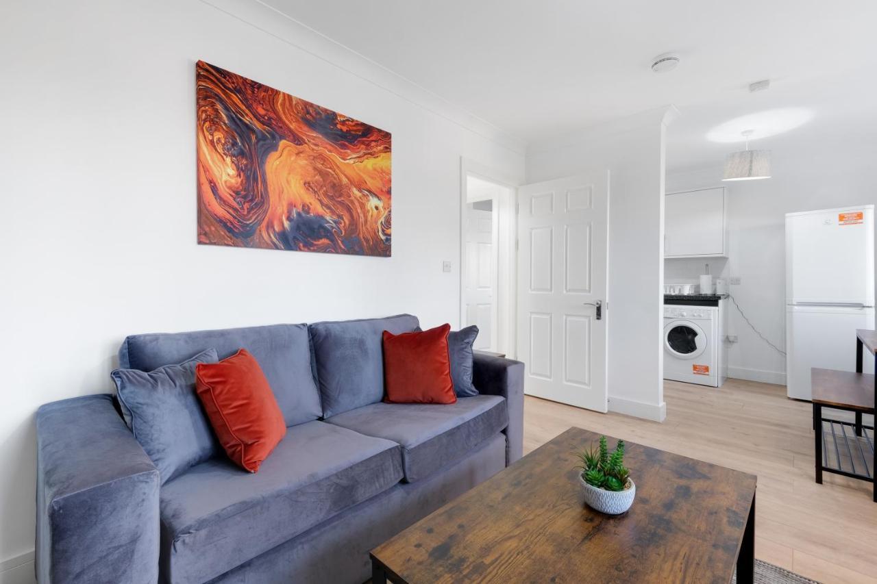 Pinewood Studios, Iver Slough Heathrow 1 & 2 Bedroom Apartments With Parking By Arista Living エクステリア 写真