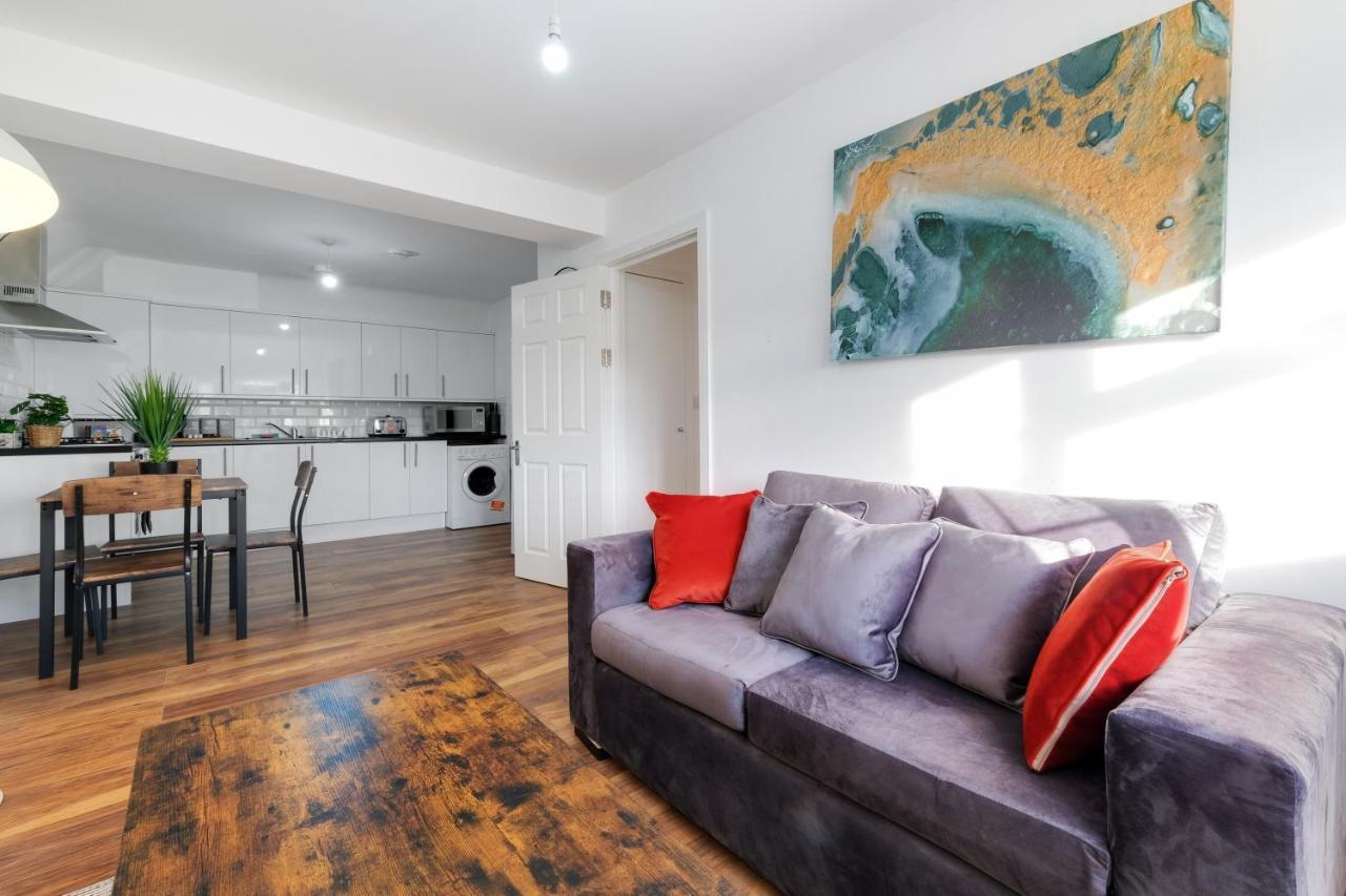 Pinewood Studios, Iver Slough Heathrow 1 & 2 Bedroom Apartments With Parking By Arista Living エクステリア 写真